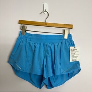 Lululemon Hotty Hot Low-Rise Lined Short 2.5" Kayak Blue Light Size 8 NWT
